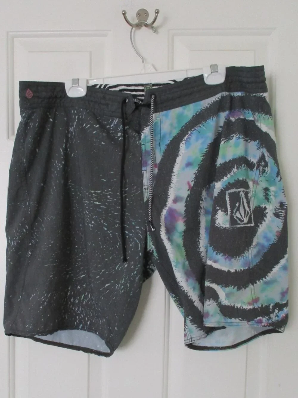 Volcom Stoneys Mens Gray Muted Swim Board Short w/Rear Velcro Pocket - Size 40W